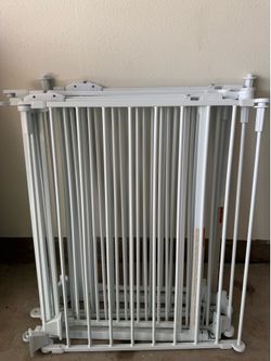 2 Regalo 76 Inch Super Wide Configurable Baby Gate, Includes 4 Pack of Wall Mounts and Hardware