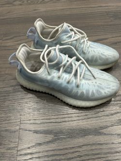 Mono Ice Yeezys 