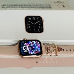 Apple SE Watch 44MM Like New W/box +extras