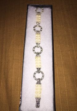 Pearl bracelet