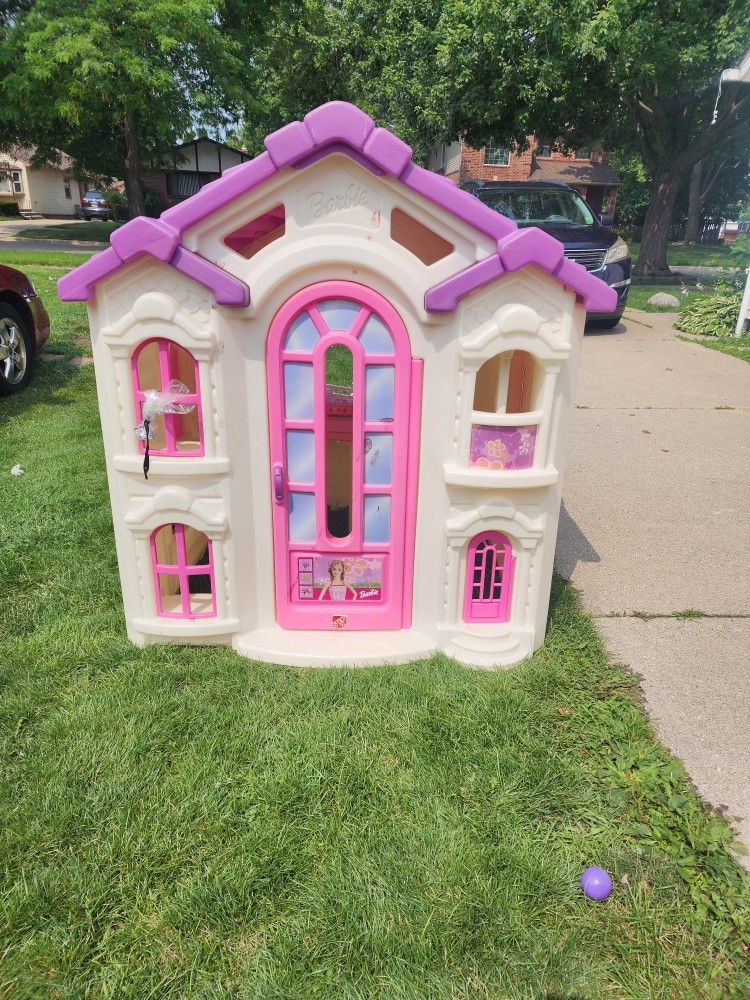 Barbie Playhouse Outdoor
