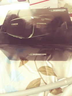 Virtual reality glasses