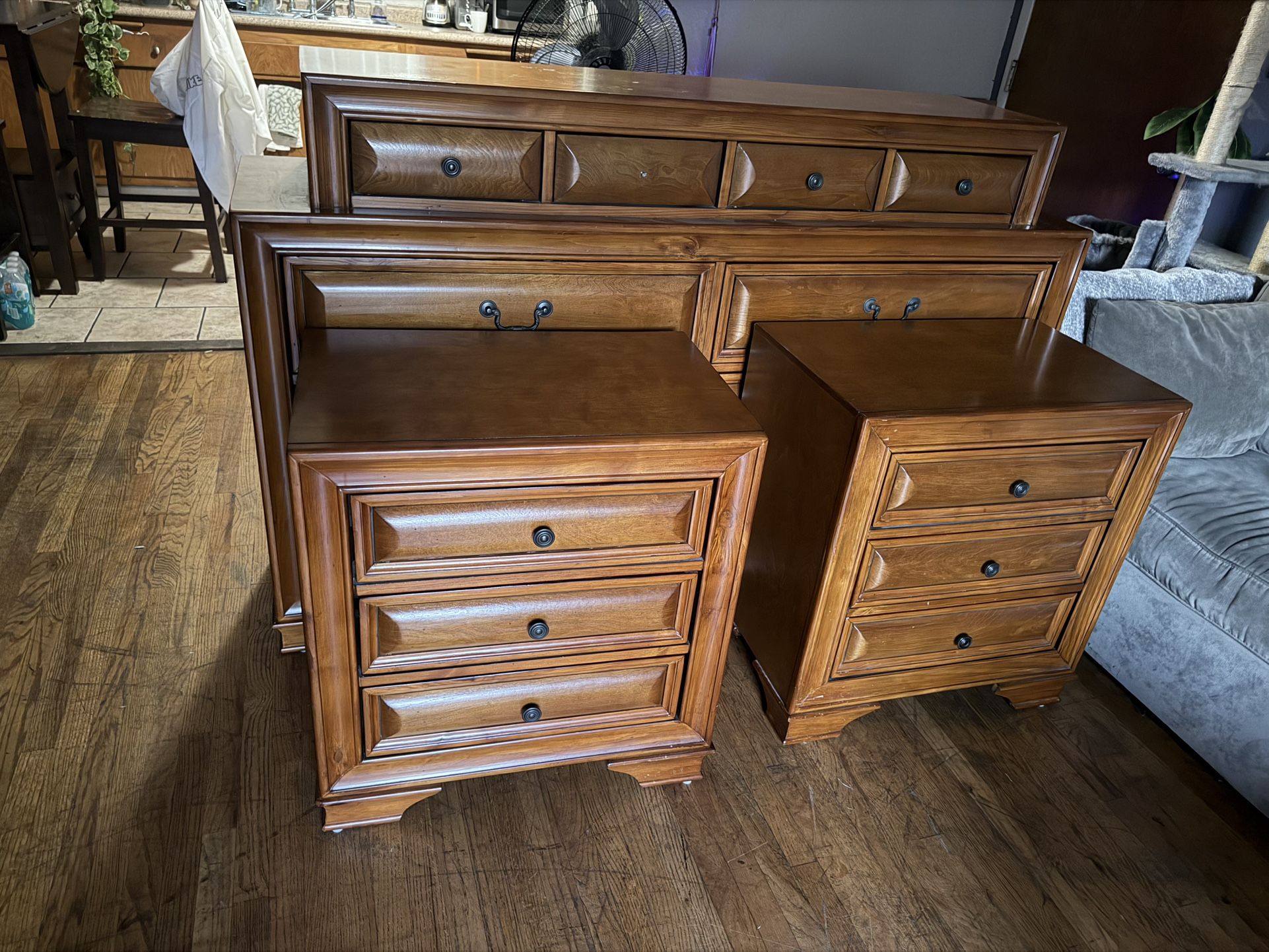 Dresser With Mirror And 2 Night Stands. Pine Wood