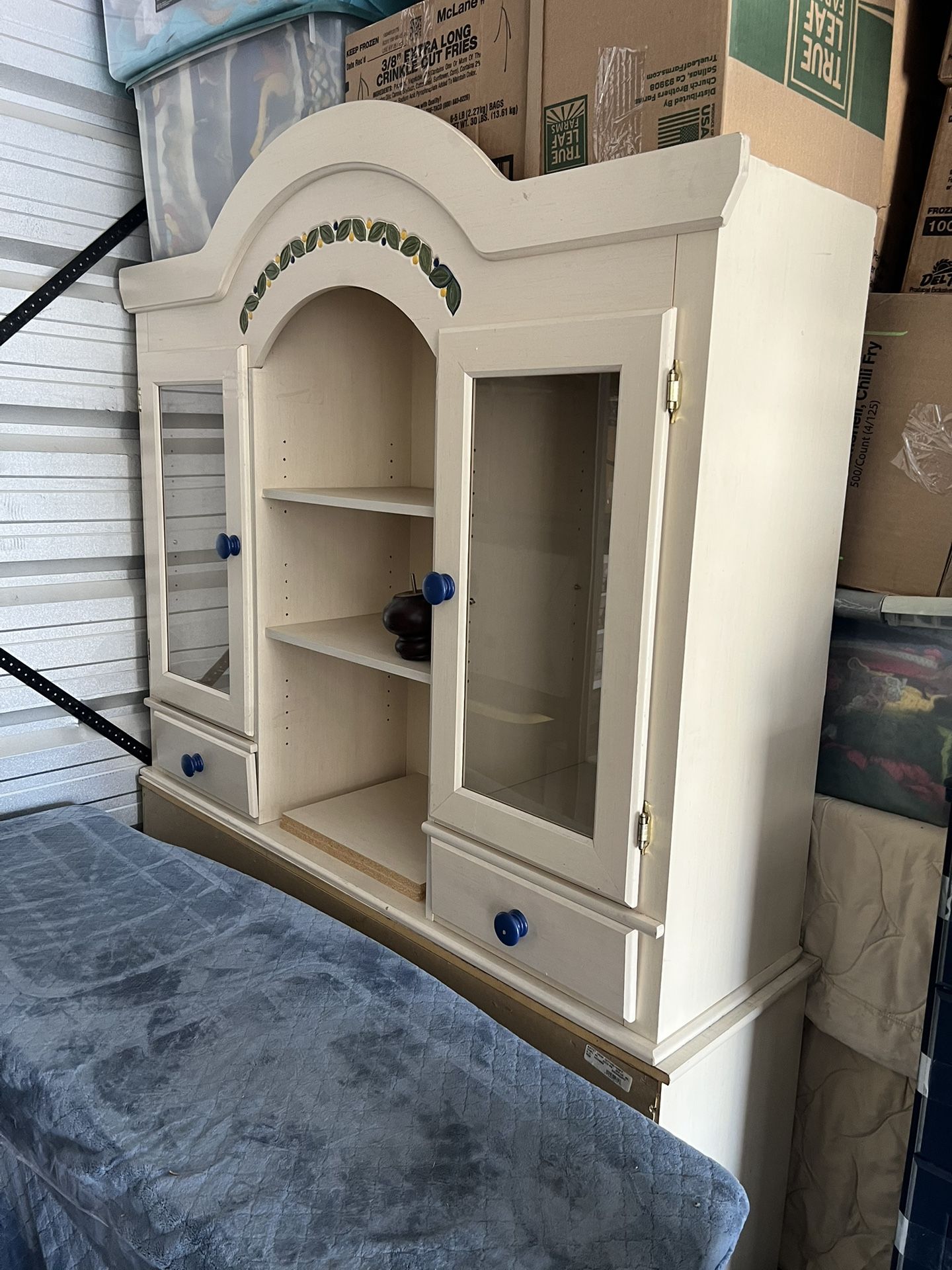 China Cabinet/Hutch