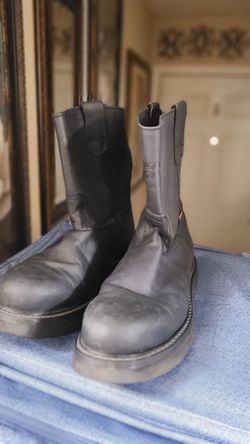 Black boots  Size ((10 1/2))
