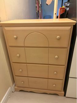 Chest of drawers and dresser matching