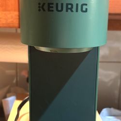 Green Mini Keurig Coffee Machine. Like new 