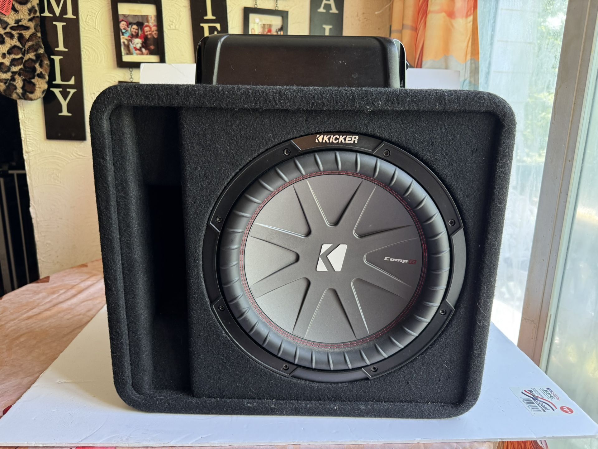 Insane Setup 12"Kicker Comp R in Kicker ported box and Pioneer 800w mono amp