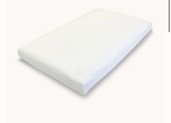 Nestig x Lullaby Earth Breathe Safe Mini Mattress