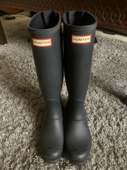 Hunter Rain Boots Women’s Sz. 7 Black  Like New 