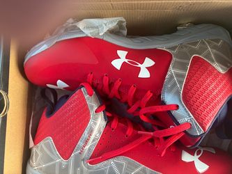 Baseball cleats neeed to sell asap