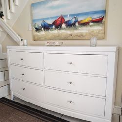 SOLID WOOD DRESSER EXCELLENT CONDITION DELIVERY AVAILABLE 