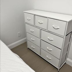 White dresser - FREE DELIVERY 🚚 