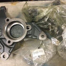 GM Chevrolet S-10, GM Sonoma1(contact info removed)  2 Inch Lowered Front End Spindles, New In Box