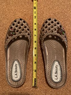 3 Pairs of Plastic Ladies’ Slippers