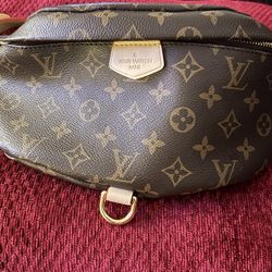 LV Authentic Fannie Pack