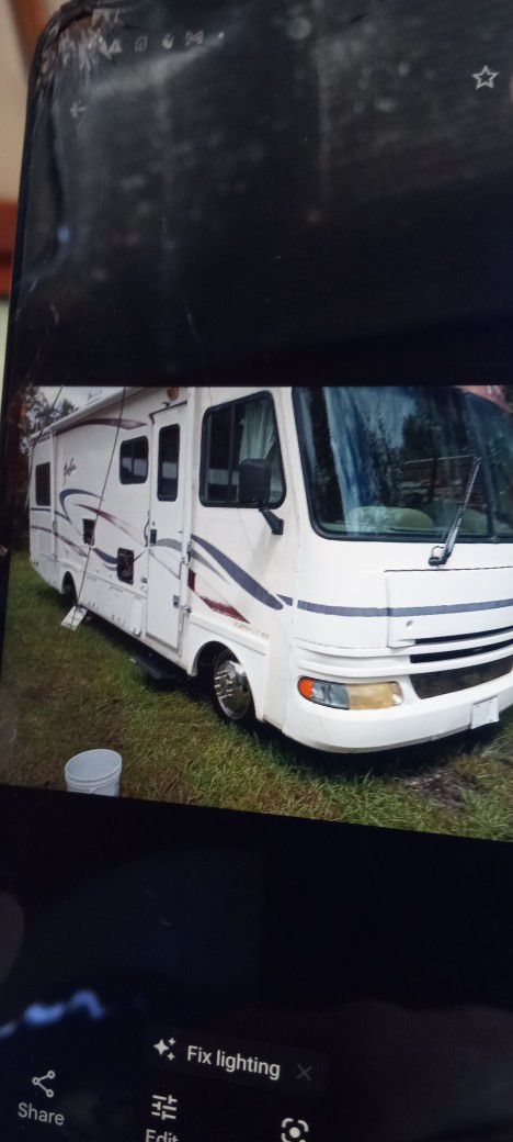 Motorhome 2002 Fleetwood 26 Ft With Generator And Roof Air