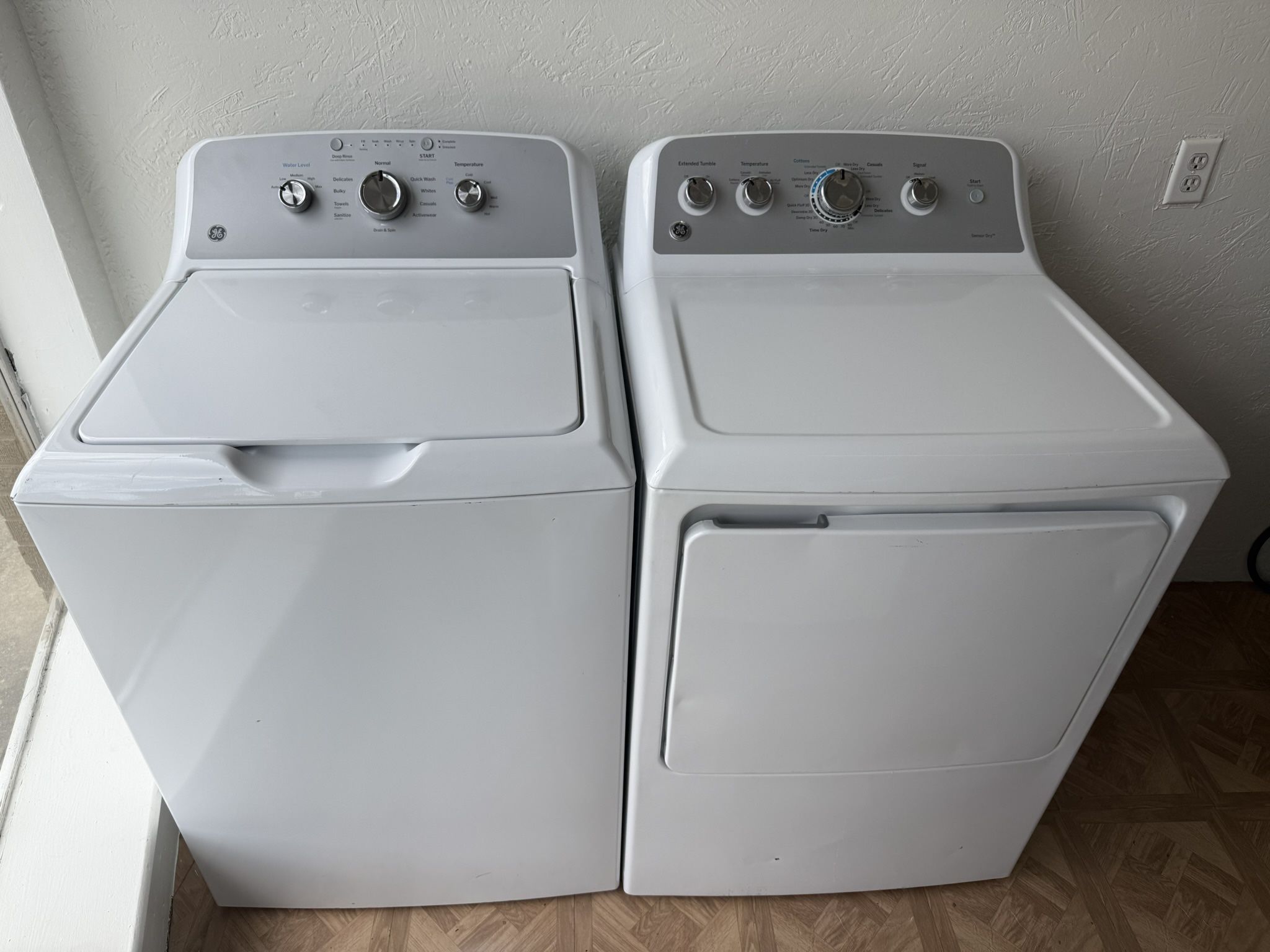 LIKE NEW GE PROFILE WASHER AND DRYER SET.