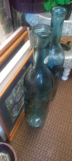 New set,28 in recycled glass floor vase 45 each or ,80 for the set