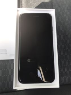 Brand New IPhone 7 FACTORY UNLOCKED 32 gig black