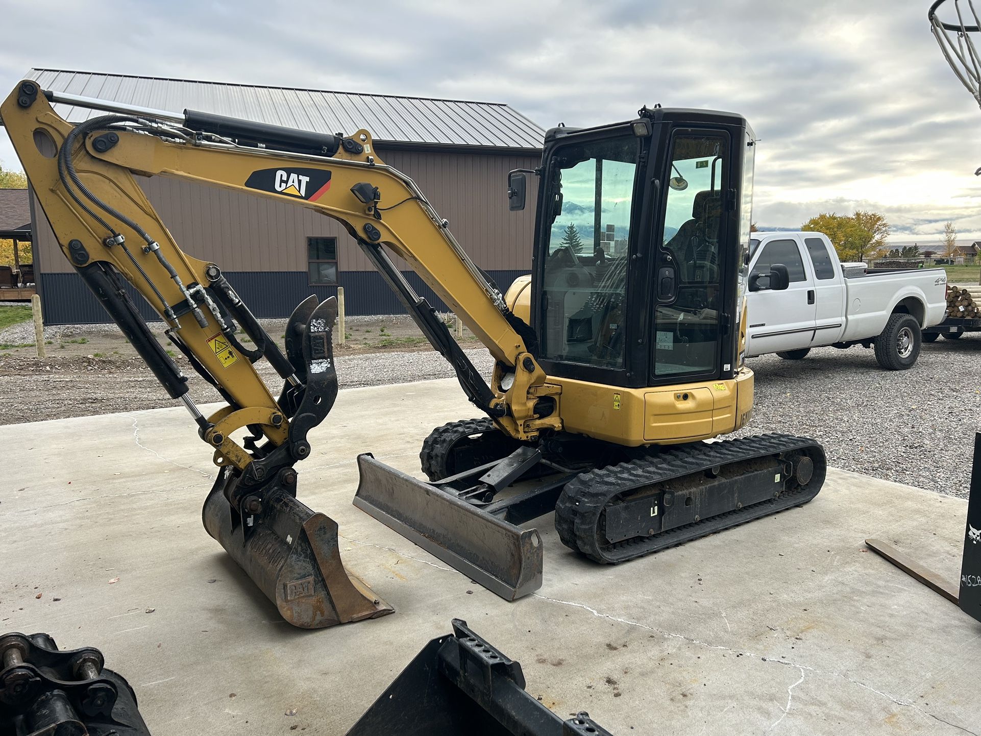 2016 CAT 303.5E2. Excavator