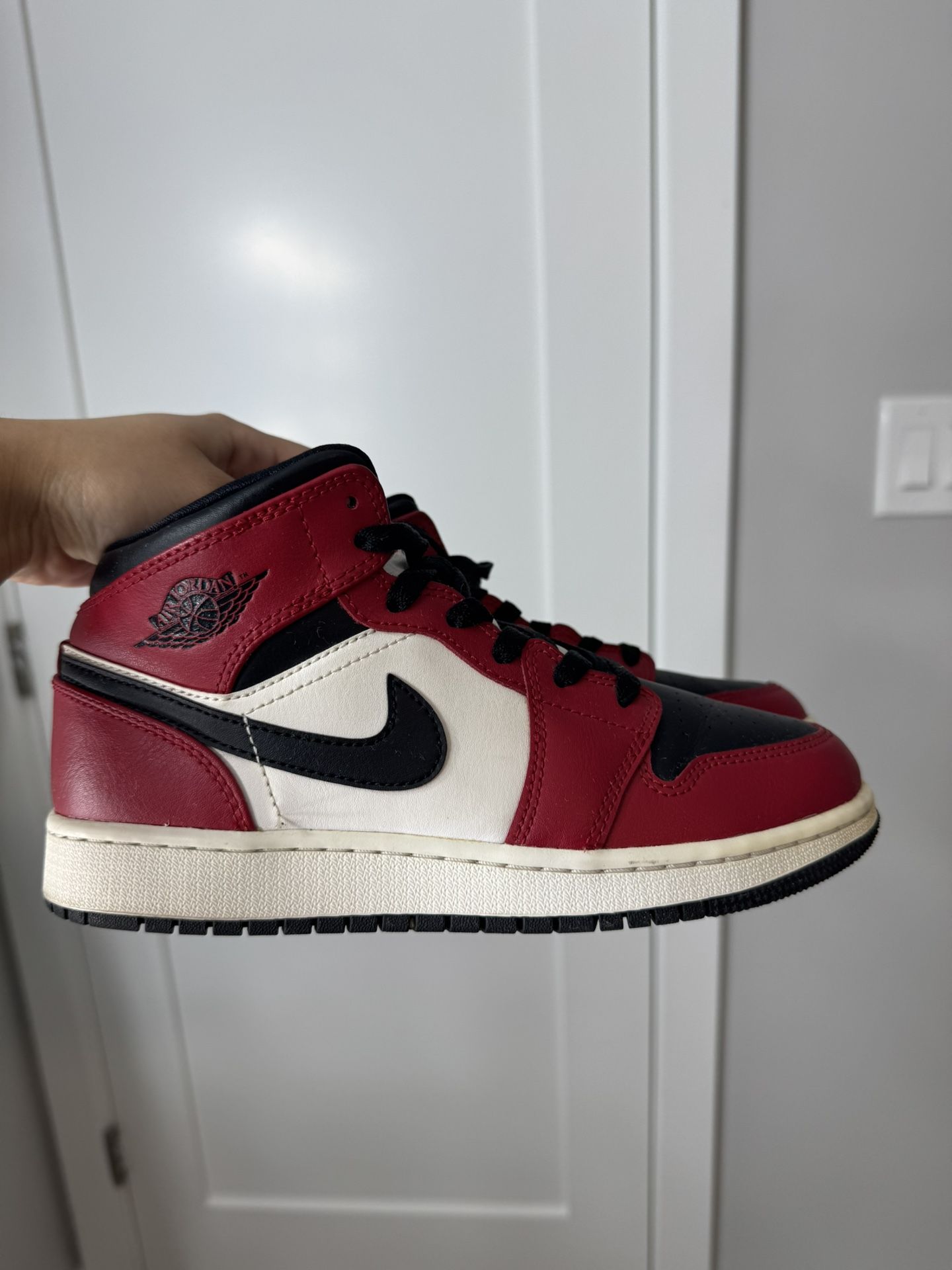 Air Jordan Mid 1s Size 4.5