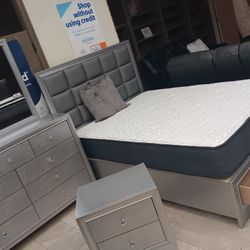 *Now Starting At $799!!!*---Mature Cindy Platform Queen/King Bedroom Sets---Delivery And Financing Available🤭
