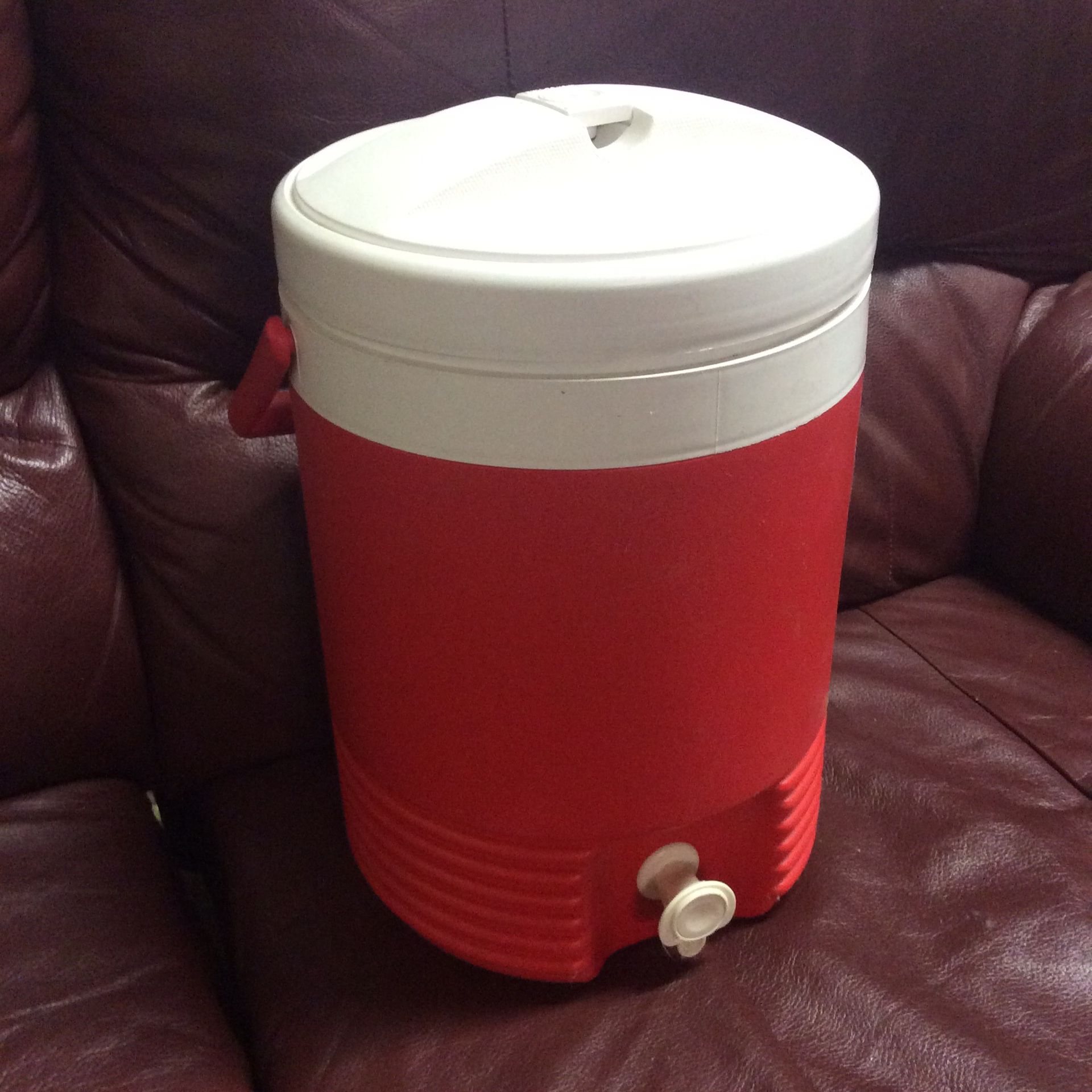 Clean Igloo Water/Drink Cooler