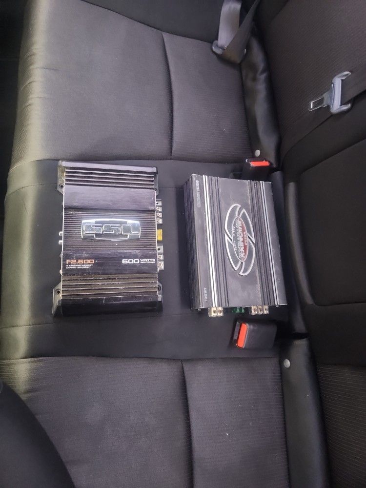 Amplifier 2000w And A 600 Watts