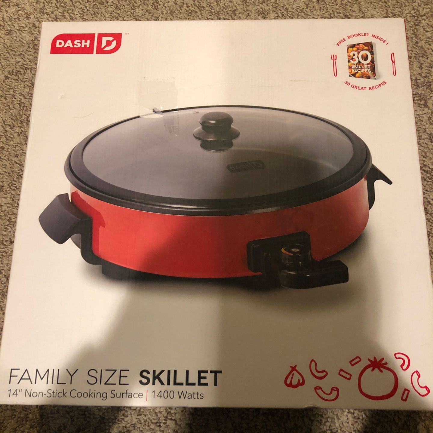 Dash family size skillet for Sale in Freehold, NJ - OfferUp