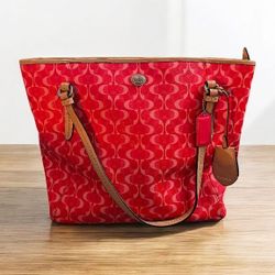 Coach Coral Trippy Signature Design Tote w/Dustbag  Like New! 