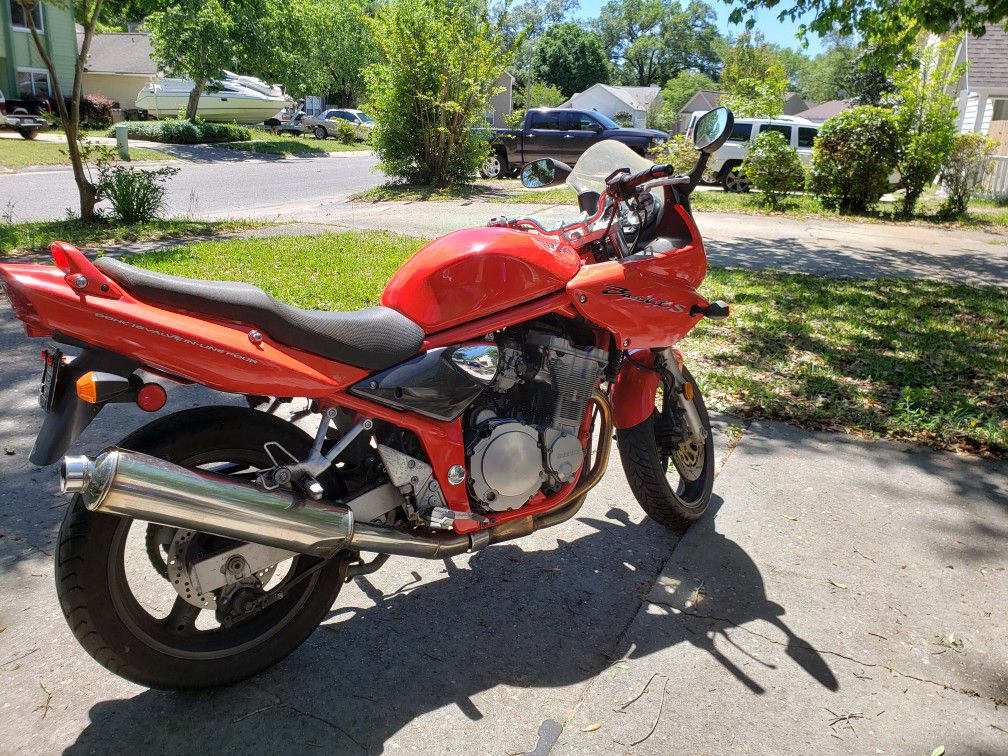 Suzuki bandit 600 motorcycle