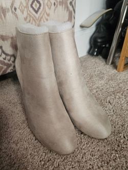 Womans suede boots