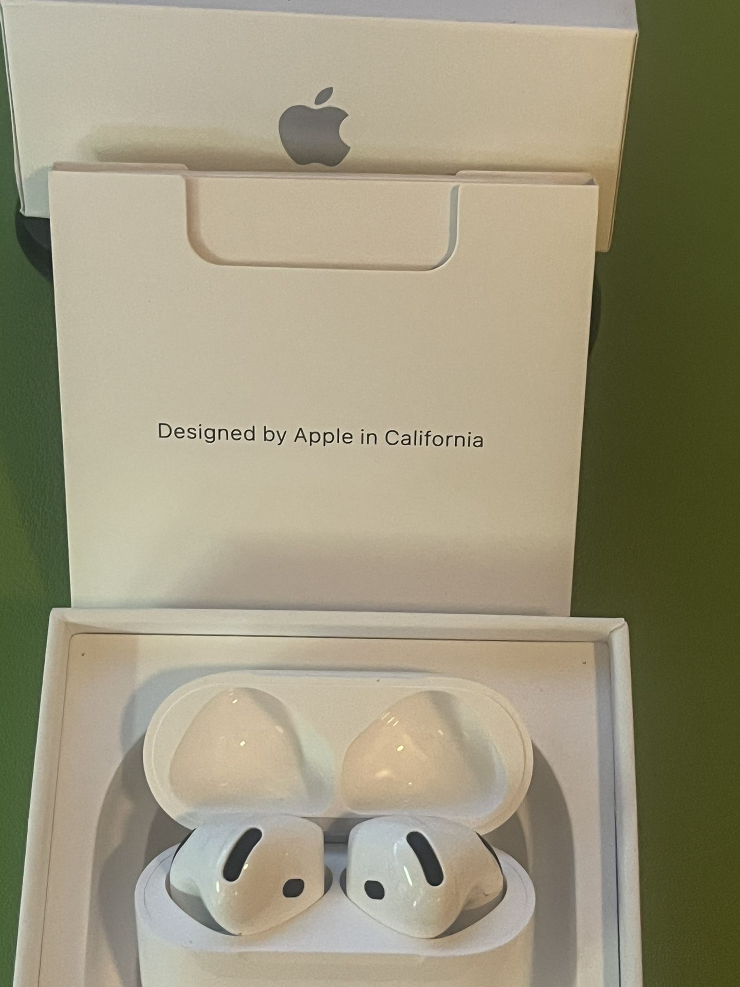 Apple AirPods 4