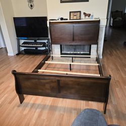 Coaster Louis Philippe Full Sleigh Bed