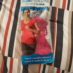 Reusable Foldable Water Bottle 17.5 oz with attached carabiner