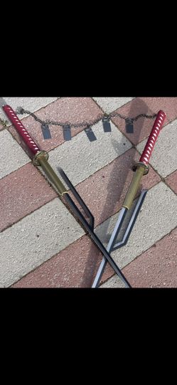 Hooked chain swords prop