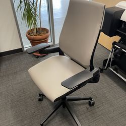 Steelcase Gesture