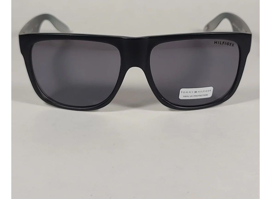 Authentic Tommy Hilfiger Tanner Square Sunglasses Matte Black And Green Gray Frame