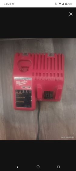 18v and 12v Milwaukee battery charger