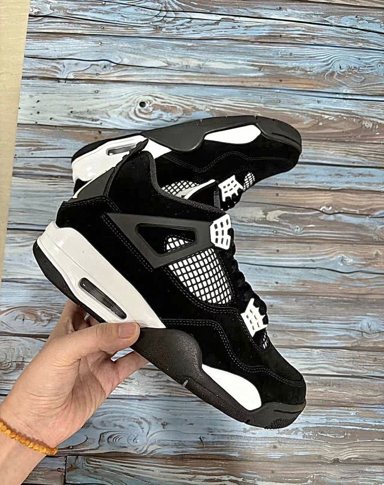 Jordan 4 "White thunder"