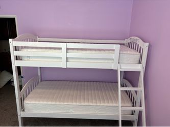 Bunk Beds and Mattresses Great Condition