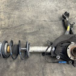 BMW E39 5-SERIES PASSENGER FRONT WHEEL CARRIER SPINDLE