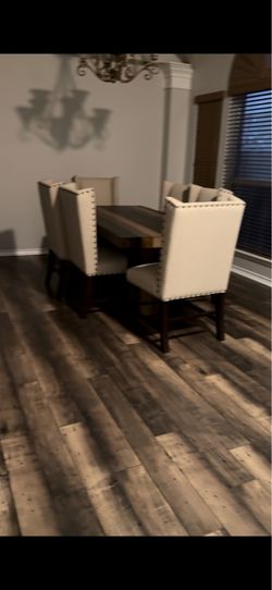 Dining room table & 6 chairs
