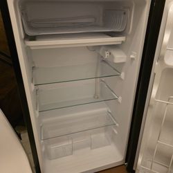 MIDEA MINI FRIDGE