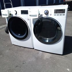 Combo LG Washer And Gas Dryer Refrigerator 33 In