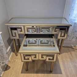 Mirrored Entryway And Table  Set 