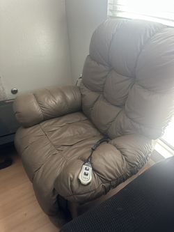 Sillón Eléctrico Reclinabe Piel,, Muy Cómodo,, Buenas Condiciones