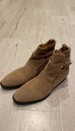 Brand new never worn size 9 tan suede Chelsea boots