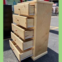 Five drawers dresser / 5 drawers dresser
